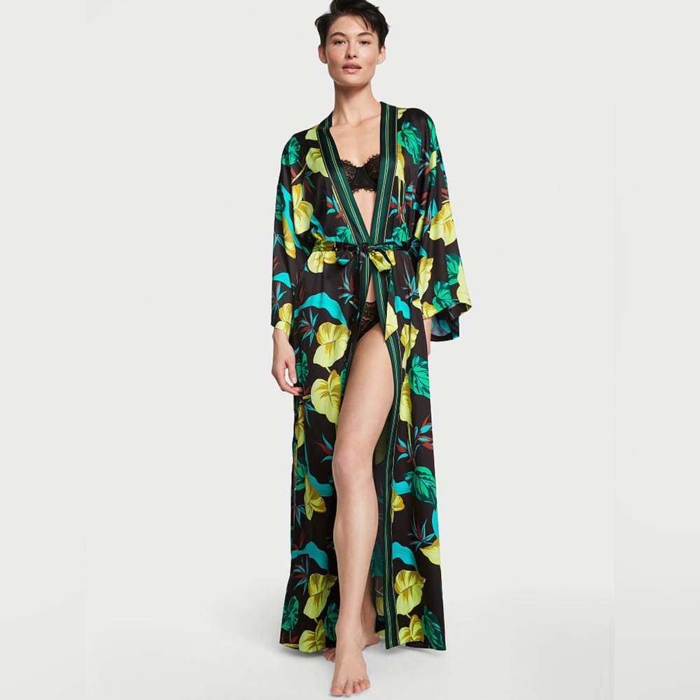Victoria's Secret Long Satin Robe size XS/S